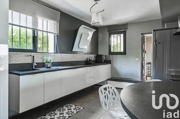 Maison à vendre 8 pièces 280 m² Carnoux-en-Provence