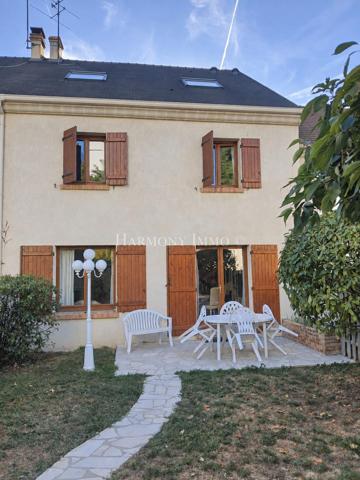 Maison familiale de 145m², à proximité immédiate du RER B