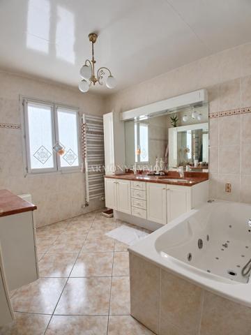 Maison familiale de 145m², à proximité immédiate du RER B