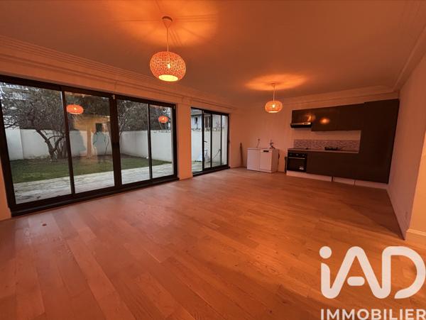 Location appartement 3 pièces 65 m² Courbevoie