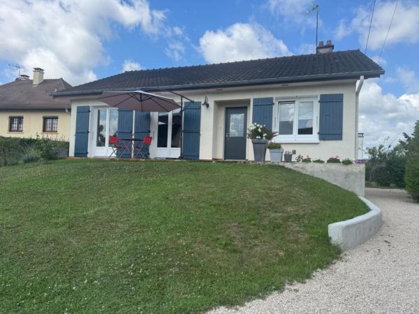 Maison rénovée avec goût à Louhans , 3 chambres - Terrain clos de plus de1200 m²