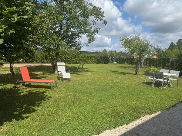 Maison rénovée avec goût à Louhans , 3 chambres - Terrain clos de plus de1200 m²