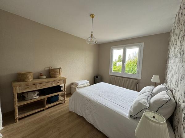 Maison rénovée avec goût à Louhans , 3 chambres - Terrain clos de plus de1200 m²