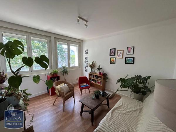Appartement à louer 3 pièces 46.96m² Tours (37000)