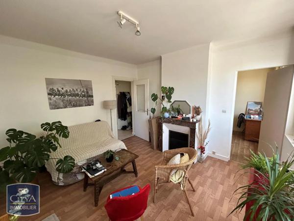 Appartement à louer 3 pièces 46.96m² Tours (37000)