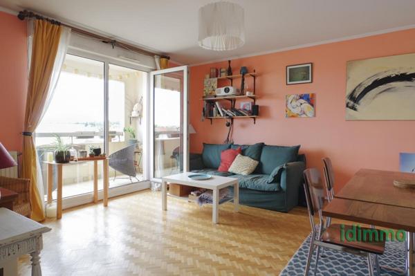 Dernier étage avec loggia T3 de 63,92m2 avec Garage.  Lyon (69008)