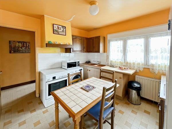 ETREPAGNY HYPER ENTRE VILLE SOUS SOL 3 chambres