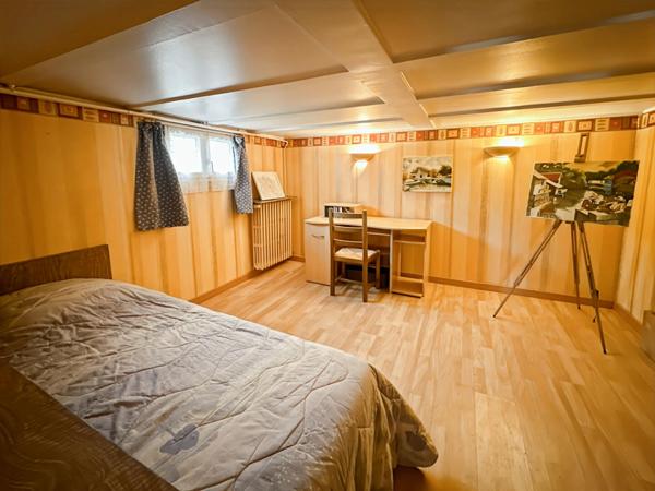 ETREPAGNY HYPER ENTRE VILLE SOUS SOL 3 chambres