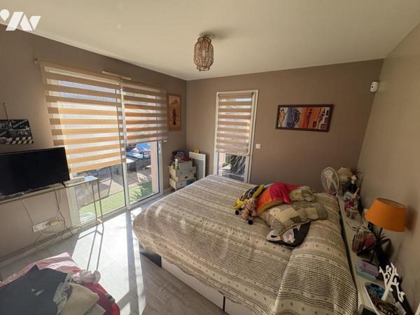 VOUILLE, pavillon plain-pied avec piscine
