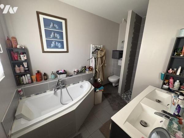 VOUILLE, pavillon plain-pied avec piscine