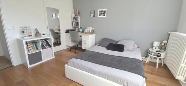 YERRES, belle maison familiale de 205 m² avec piscine, terrain plein sud et  sous sol total