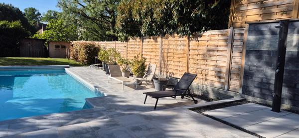 YERRES, belle maison familiale de 205 m² avec piscine, terrain plein sud et  sous sol total