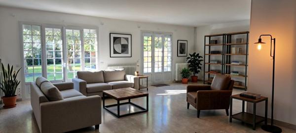 YERRES, belle maison familiale de 205 m² avec piscine, terrain plein sud et  sous sol total