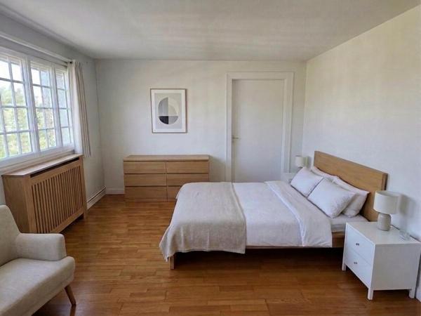 YERRES, belle maison familiale de 205 m² avec piscine, terrain plein sud et  sous sol total