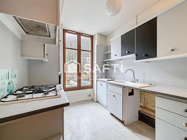 Grand appartement pour une famille ou divisible pour un investisseur.