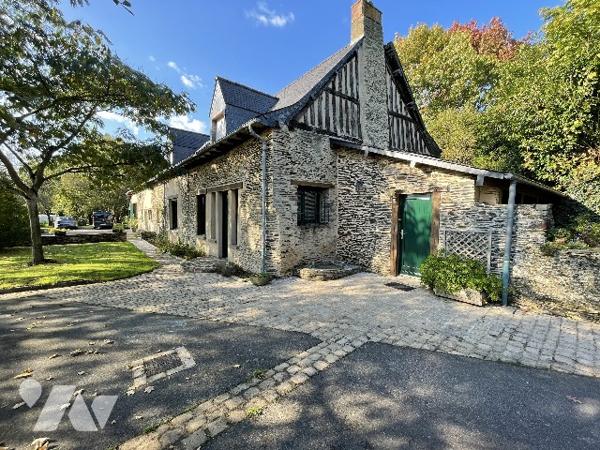 NOYAL SUR VILAINE
Longère 200m² habitables avec dépendances - Terrain 5021m²