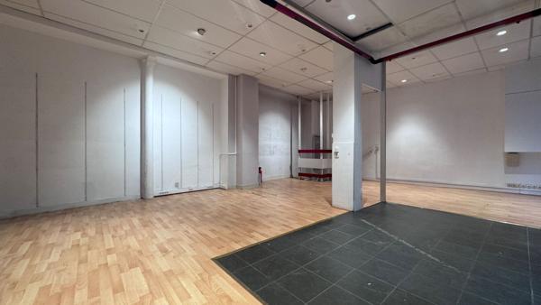 BATIGNOLLES/MAIRIE DU XVII - Local commercial sur 2 niveaux - 113 m2
