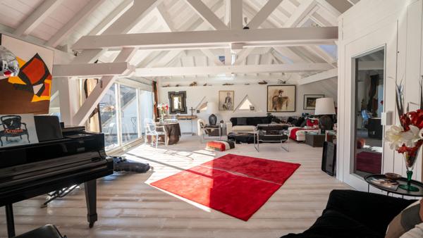 MAISON DE CARACTÈRE DE 338M2 AU COEUR DU CENTRE HISTORIQUE DE CRUSEILLES