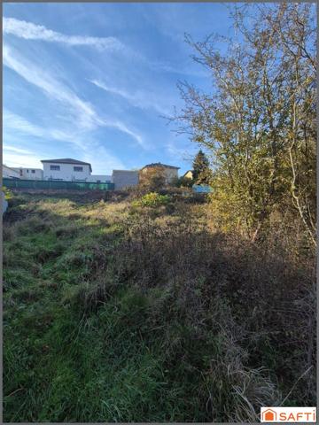 Terrain constructible non viabilisé de 8 ares