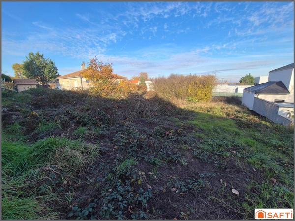 Terrain constructible non viabilisé de 8 ares