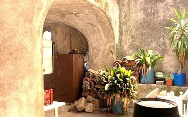 Immeuble à vendre    10 pièces •  Vallon-Pont-d'Arc