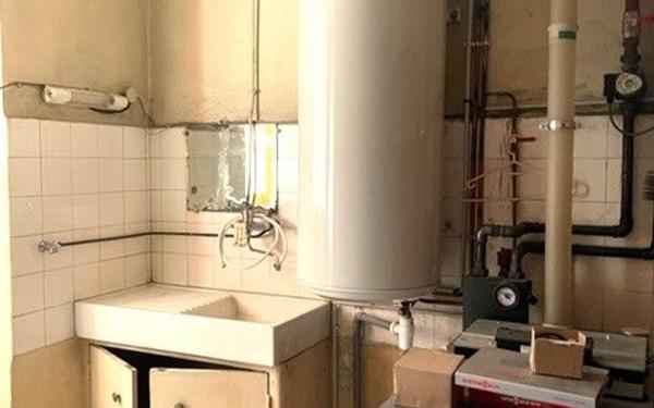 Immeuble à vendre    10 pièces •  Vallon-Pont-d'Arc