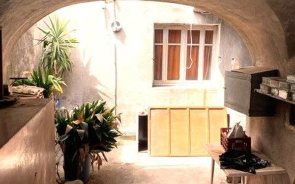 Immeuble à vendre    10 pièces •  Vallon-Pont-d'Arc