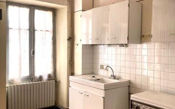 Immeuble à vendre    10 pièces •  Vallon-Pont-d'Arc