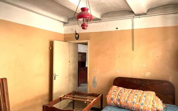 Immeuble à vendre    10 pièces •  Vallon-Pont-d'Arc