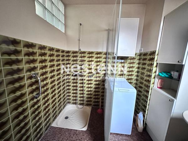 Vente maison de charme en pierre de 128.97 m² avec 3 chambres, terrain clos en bord de Loir, centre ville de La Chartre-sur-Le-Loir (72340)