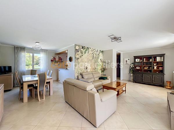 Vente
                Maison94 m² - 5 Pièces -
                    ST OUEN DU TILLEUL (27670)