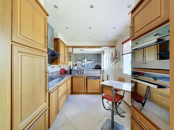 Vente
                Maison94 m² - 5 Pièces -
                    ST OUEN DU TILLEUL (27670)