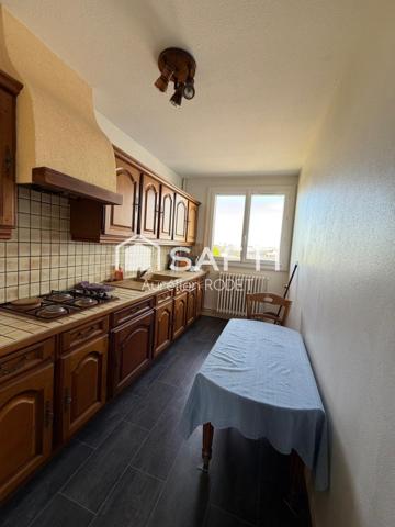appartement 68m², avec garage et cave.
