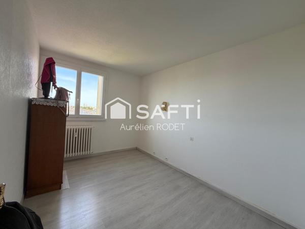 appartement 68m², avec garage et cave.