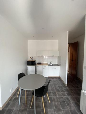 45 BD FAYOLLE - STUDIO MEUBLE au 5ème étage d'un immeuble sécurisé