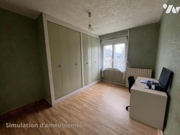 Dans un immeuble en copropriété . Evron