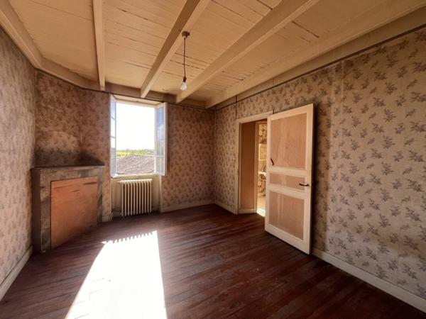 Maison à vendre |  Saint-Genis-d'Hiersac |  4 pièces | 80 m²