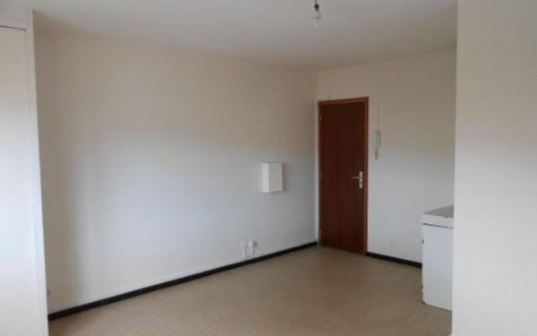 Appartement à louer    1 pièce • 21,74 m2 La Ville-du-Bois