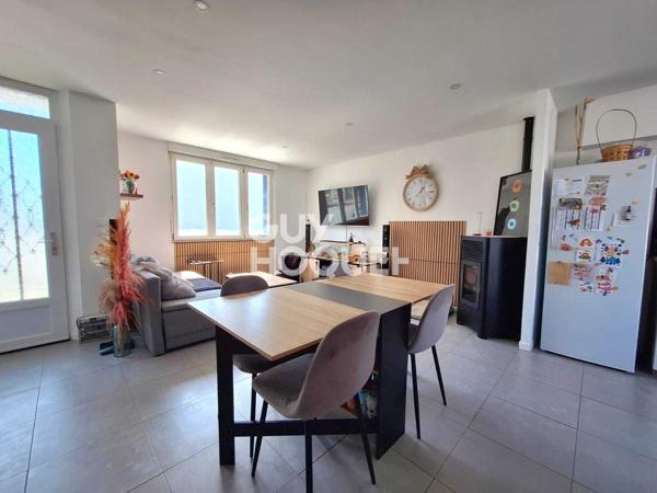 Maison rénovée – 2 chambres, extérieur et potentiel 3e chambre