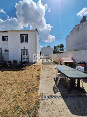 Maison rénovée – 2 chambres, extérieur et potentiel 3e chambre