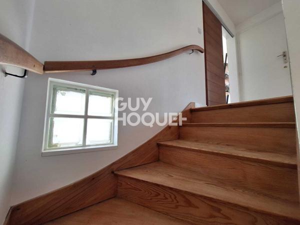 Maison rénovée – 2 chambres, extérieur et potentiel 3e chambre