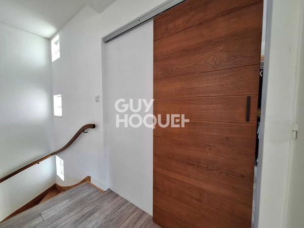 Maison rénovée – 2 chambres, extérieur et potentiel 3e chambre