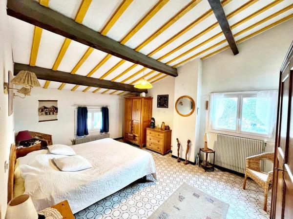 MARSEILLE 12EME - LES TROIS LUCS - PROPRIETE EXCEPTIONNELLE AVEC PISCINE - MAISON PRINICPALE ET APPARTEMENT 3 PIECES