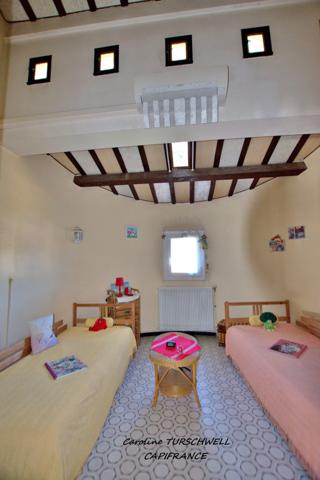 MARSEILLE 12EME - LES TROIS LUCS - PROPRIETE EXCEPTIONNELLE AVEC PISCINE - MAISON PRINICPALE ET APPARTEMENT 3 PIECES