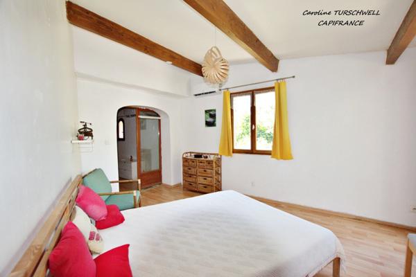 MARSEILLE 12EME - LES TROIS LUCS - PROPRIETE EXCEPTIONNELLE AVEC PISCINE - MAISON PRINICPALE ET APPARTEMENT 3 PIECES