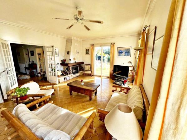 MARSEILLE 12EME - LES TROIS LUCS - PROPRIETE EXCEPTIONNELLE AVEC PISCINE - MAISON PRINICPALE ET APPARTEMENT 3 PIECES