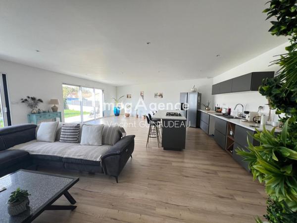 Maison à LA RENAUDIERE, 49450 - 5 pièces 150m²