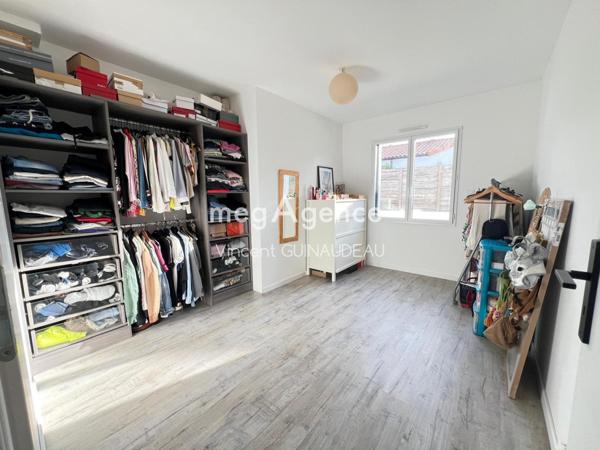 Maison à LA RENAUDIERE, 49450 - 5 pièces 150m²