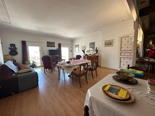 Mèze, appartement en duplex de 172m² sur le port