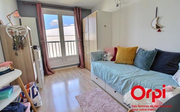 Appartement à vendre    4 pièces • 83,18 m2 Montigny-le-Bretonneux